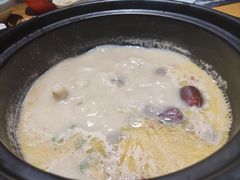 -洪氏嗨捞·广东猪肚鸡·椰子鸡火锅(西咸万象城店)