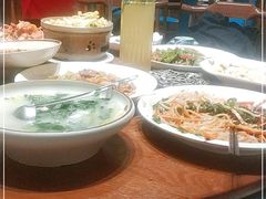 -老滇山寨•云南特色菜•地方菜•民族风情歌舞表演(金碧店)