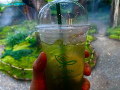 -Chom Cafe and Restaurant