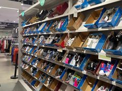 -唯品会(北京国瑞城店)