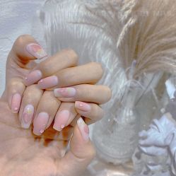 -花岐款式专研健康美甲沙龙