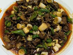 -沙枣树辣子鸡•新疆家常菜(喀什西路店)