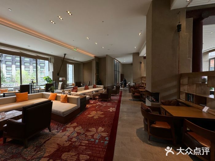 九寨鲁能希尔顿度假酒店·開图片