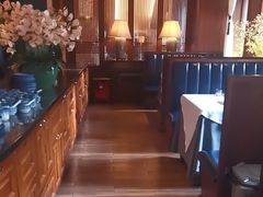 -八府香鸭·啫啫煲(华山路店)