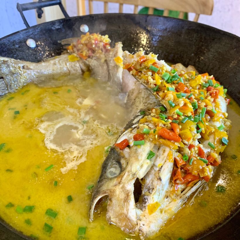 常德吊锅雄鱼   鱼要蘸汤汁吃 味道会更浓郁 鱼很嫩 也还ok