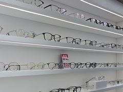 -美式眼镜·授权蔡司.依视路.尼康.豪雅.明月(南翔印象城店)