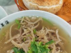 纯羊肚汤-清真喜兰老丁羊汤特色小吃