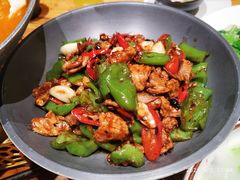 -老滇山寨•云南特色菜•地方菜•民族风情歌舞表演(金碧店)