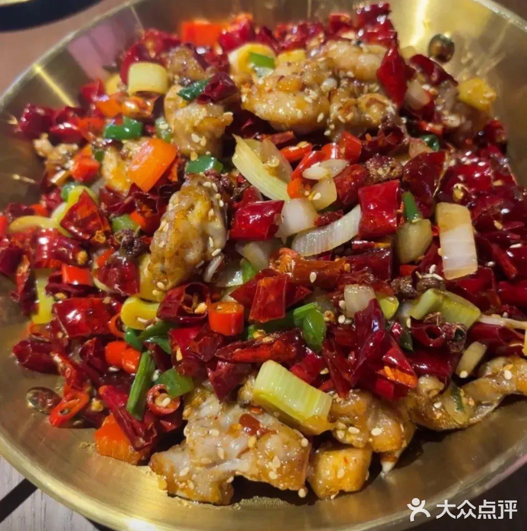 新开的小酒馆,味道不错,特别推荐海肠捞饭🔥