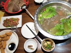 -乡土黄·鲜牛肉火锅·小龙虾(兴业街店)