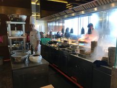 自助取餐区-大中华希尔顿酒店-念自助餐·嗨啤·小龙虾