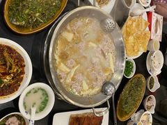 -老来福·非遗酸汤兔(凯旋路店)