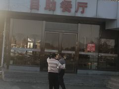 -洋县服务区-停车场