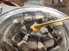 -围炉肉舍•炭烤活鳗•丹东海鲜烤肉(步行街店)