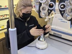 -爱视眸Eyeblling眼镜·依视路·蔡司镜片折扣店(百联南方商城购物中心)