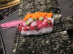 北京店的和牛海胆手卷-老乾杯和牛烧肉(王府中环店)