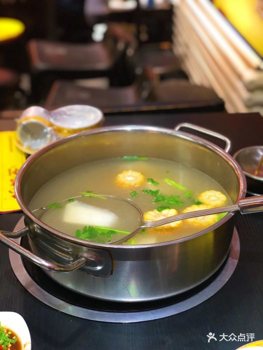 大吉利·潮汕牛肉火锅(南开总店)牛骨汤底图片