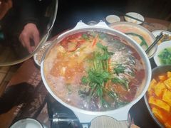 -老滇山寨•云南特色菜•地方菜•民族风情歌舞表演(金碧店)