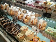 -金色麦甜糕点(面包.蛋糕.华苑店)