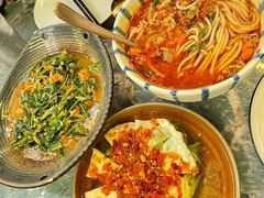 小锅米线-浩海火燒雲傣家菜(静安芮欧店)