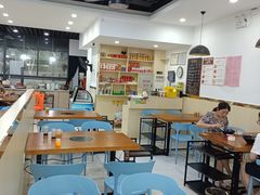 大堂-老何家后安粉·糟粕醋海鲜火锅(三亚湾椰梦长廊店)
