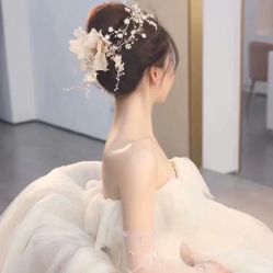 -臻囍婚纱礼服·新娘跟妆造型(二七万达店)