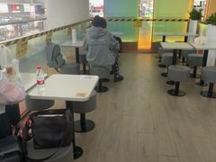 -麦当劳(上海虹桥站30B检票口楼上)