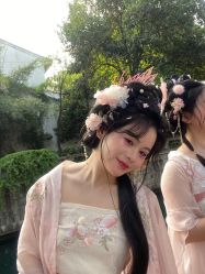 -一揽芳华汉服旗袍体验馆(拙政园店)