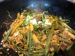 精选肋排焖面-金豆角砂锅焖面(安贞店)