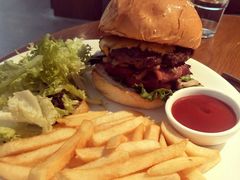 芝士蘑菇牛肉汉堡-ZEMOCAFE·FUSION FOOD(西交利物浦店)