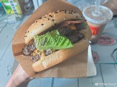 安格斯双层厚牛培根堡-麦当劳(仙林亚东城得来速店)