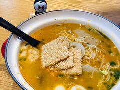 -小蛮椒麻辣烫·麻辣拌(青浦宝龙店)