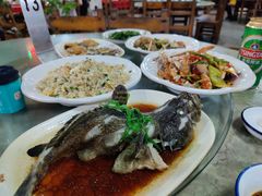 -四川小胡子海鲜(丁村万人海鲜广场店)