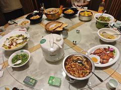 -绿草地·湘菜(酃湖师院店)