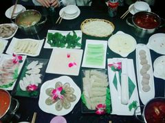 -唯爱KTV聚会餐厅(仙林东城汇店)