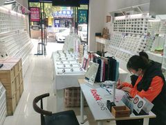 -诺柯视眼镜-蔡司依视路官方工厂店(淞南一店)