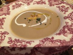 黑松露牛肝菌奶油蘑菇汤-BROWNSTONE布朗石西班牙餐厅(富城店)