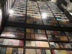 -钟书阁(群光广场店)