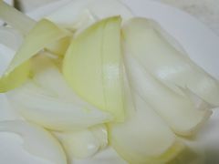 洋葱-大槐树烤肉馆