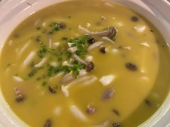 -龙巢盱眙龙虾·牛蛙·烧烤宵夜(八卦岭店)