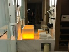 -上海滴水湖皇冠假日酒店