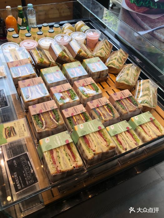 经典鸡肉三明治图片