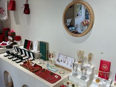 -LADY FAFA(巨鹿路陕西南路路口店)