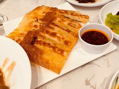 金奖锅贴-春发生饭店·非遗(南院门店)