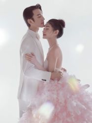 -至臻微拉婚纱摄影