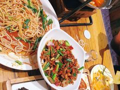 -老滇山寨•云南特色菜•地方菜•民族风情歌舞表演(金碧店)