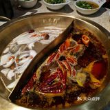 红红火火 热热腾腾 桌子挺老大