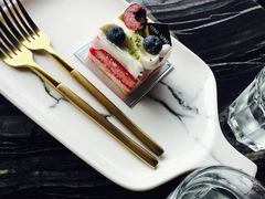 -UNI UNI(环亚凯瑟琳店)