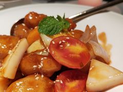 椰果菠萝咕噜肉-闻见中国海南菜(K11店)