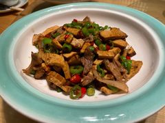 青椒炒香干-呷湘厨·鱼汤捞饭·剁椒鱼头·湘菜(国家会展中心店)